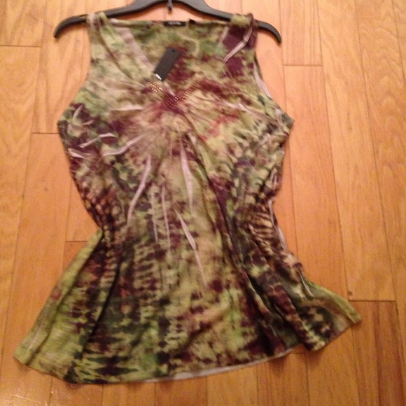 Green and brown v neck top