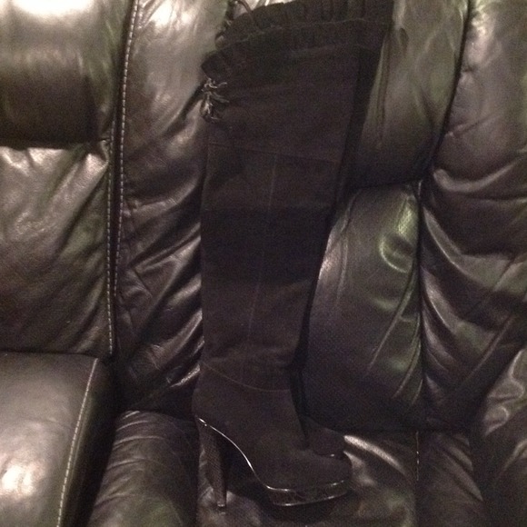⭐️⭐️Steve Madden Over The Knee Suede Boots⭐️⭐️