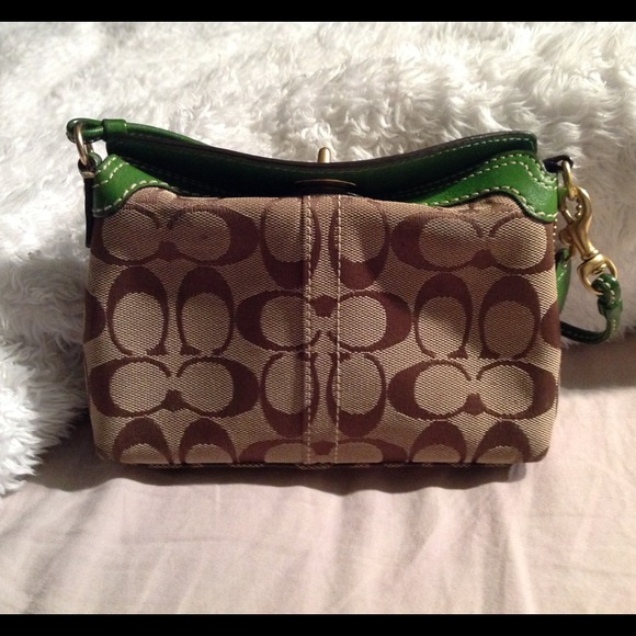 ⚡️SOLD!!!!⚡️ Coach clutch