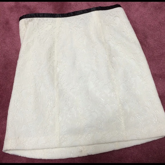 White lace skirt