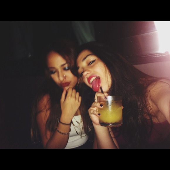 MEET YOUR SELLER/TRADER 👸❤️ - Picture 2 of 4