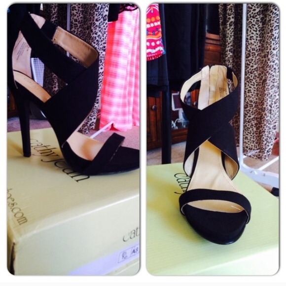 Black Cathy Jean pumps.