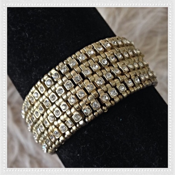 GORGEOUS STRETCHY PAVE BRACELET.
