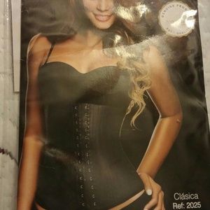 Size 38 latex Anne cherry waist cincher