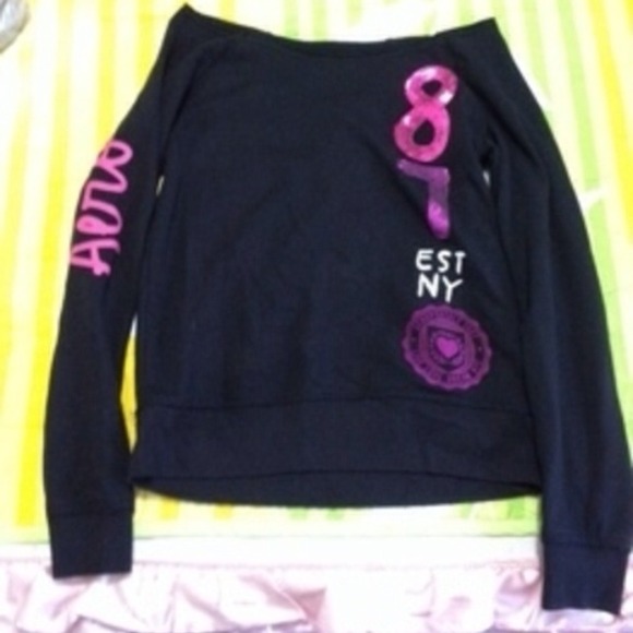 Off the shoulder aero sweater