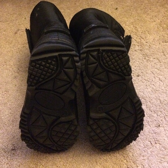 Child's Snow Boots - Picture 2 of 4