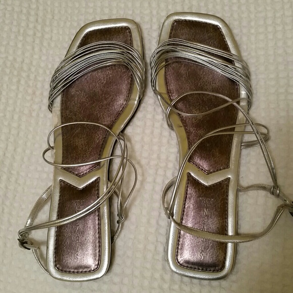Steven by Steve Madden silver gladiator sandal 9.5