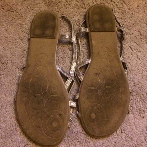 Gold Sparkly Bow Sandals - Picture 2 of 4