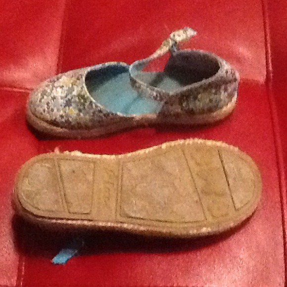 Toddler girl shoes. BID - Picture 2 of 3
