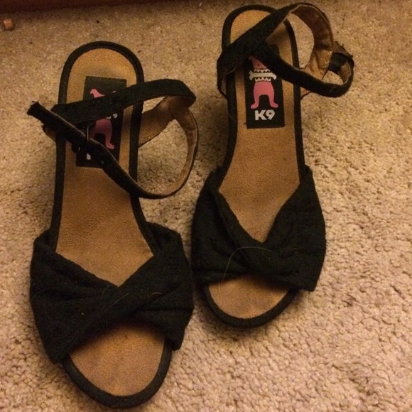 Black and Tan Heels - Picture 1 of 5