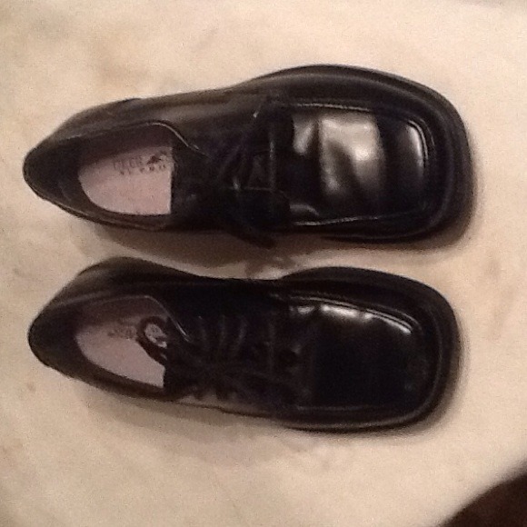 Toddler boy shoes. BID - Picture 1 of 3