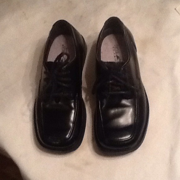Toddler boy shoes. BID - Picture 2 of 3