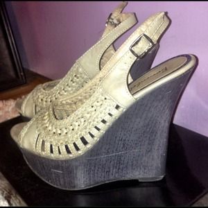 Grey wedges