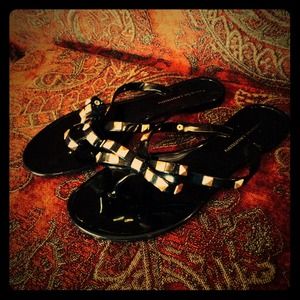 TRADED*Chinese Laundry gold studded flip-flops