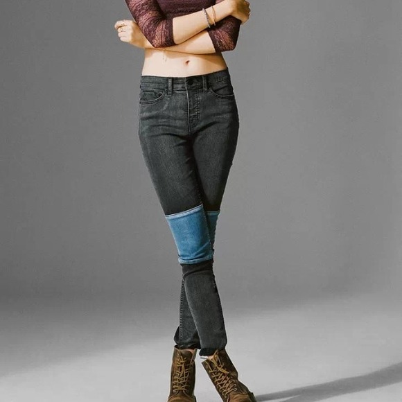 LOOKING FOR knee patch jeans!!