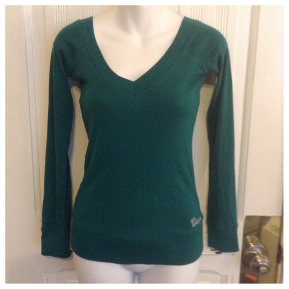 V neck green top 🎁