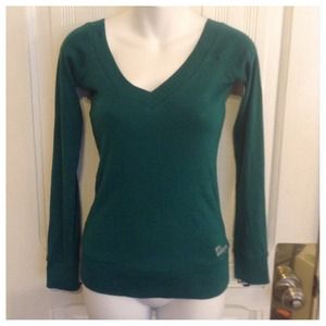 V neck green top 🎁