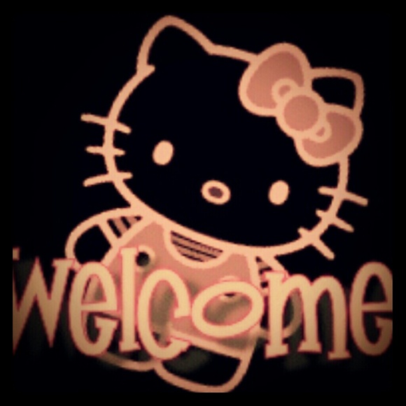 Welcome to my closet - Picture 1 of 1