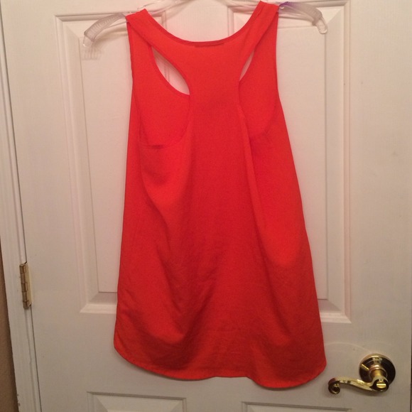 Orange lightweight tank top - Picture 3 of 3