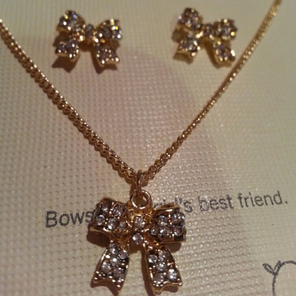 LC bow earrings & necklace combo