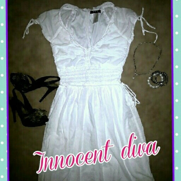 🔻REDUCED⬇⬇ 👗White cotton dress