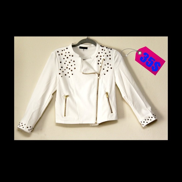 Super cute never worn ! Available in other sizes! - Picture 1 of 1