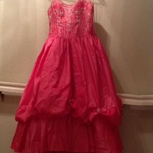 Quinciñera pink dress.