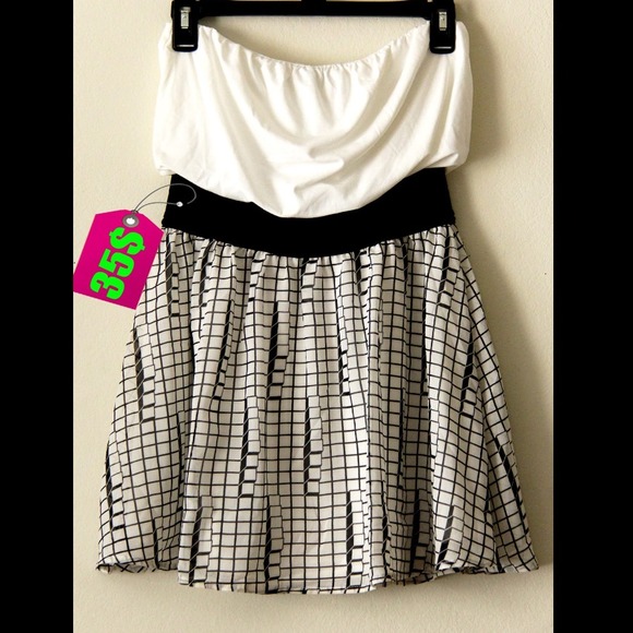 Never worn black and white strapless dress - Picture 1 of 1