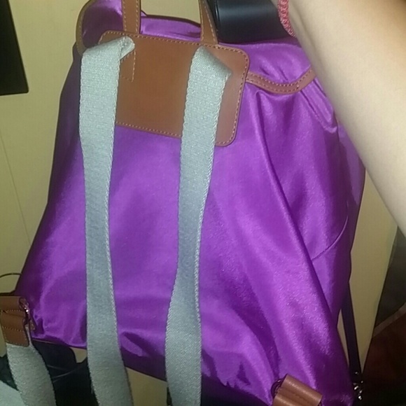 SOLD!!!Nwot michael kors backpack - Picture 3 of 4