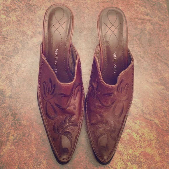 NWOT Nine West cowgirl boot slip ons. Size 8.