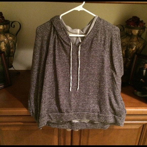 Short sleeve sweater