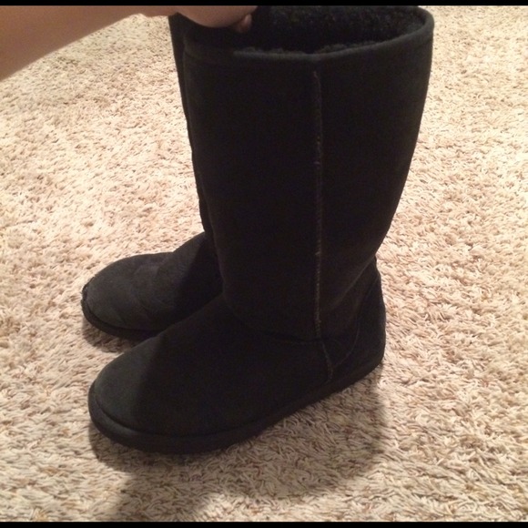 Black uggs