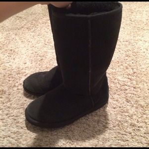 Black uggs