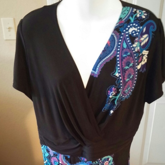 Short sleeve dress. (Lane Branyt)