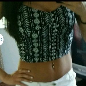 Very cute black & white crop top