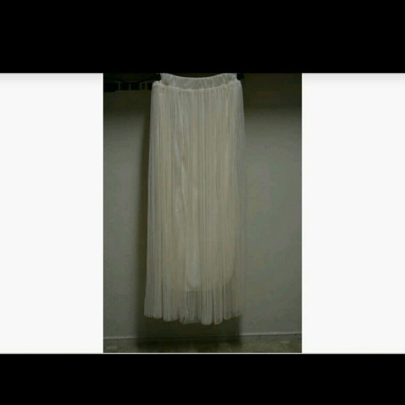 white maxi skirt