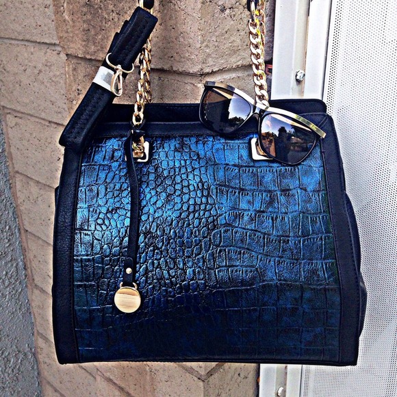 ❗️🚫SOLD IN BUNDLE❗️Two-in-One Dusted Metallics - Picture 2 of 4