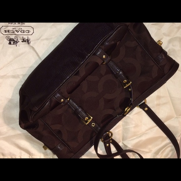 Warm Brown Coach Authentic Gallery Tote - Picture 4 of 4