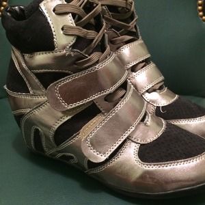 Futuristic sneaker heels📀 sold🚫