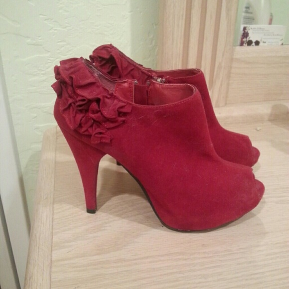 Red velvet booties❤️SALE🎉