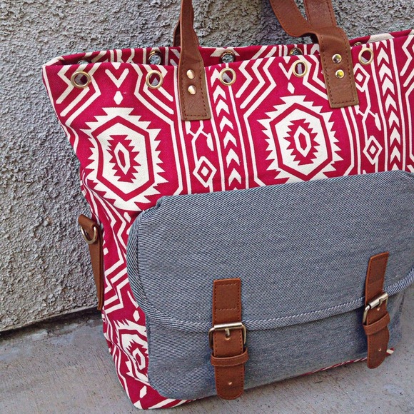 ❗️🚫SOLD IN BUNDLE❗️Howling Aztec Handbag - Picture 2 of 4