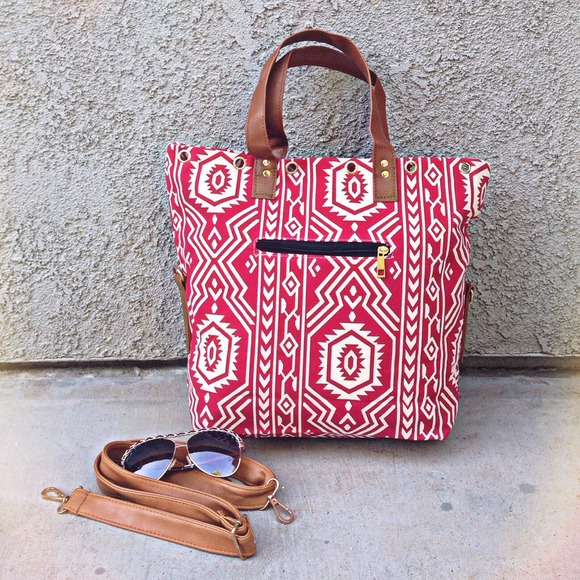 ❗️🚫SOLD IN BUNDLE❗️Howling Aztec Handbag - Picture 3 of 4