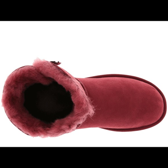 🎈SOLD🎈 UGG with Swarovski Diamond Button - Picture 2 of 4