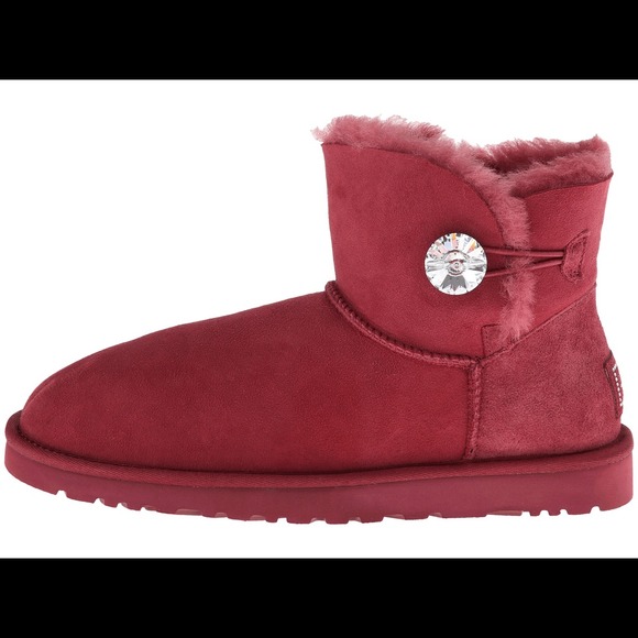 🎈SOLD🎈 UGG with Swarovski Diamond Button - Picture 3 of 4