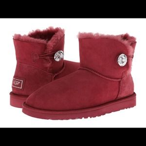 🎈SOLD🎈 UGG with Swarovski Diamond Button