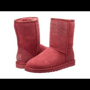 🎈SOLD🎈 UGG with Swarovski Crystals💎