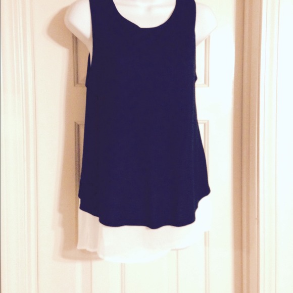 Finn and clover Tops - Great casual shirt that can be worn with leggings
