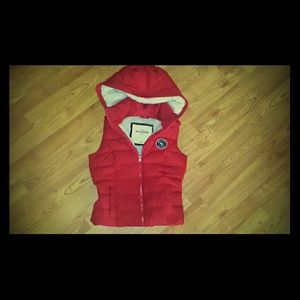 Abercrombie vest. Red