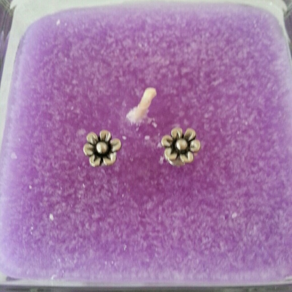 Pewter Flower stud earings
