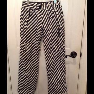 Women's Snowboard/Ski Pants EEUC!